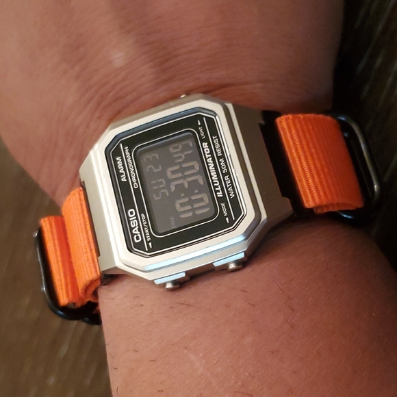 Casio W217H Chronograph Alarm Mens Watch - Picture 2 of 10